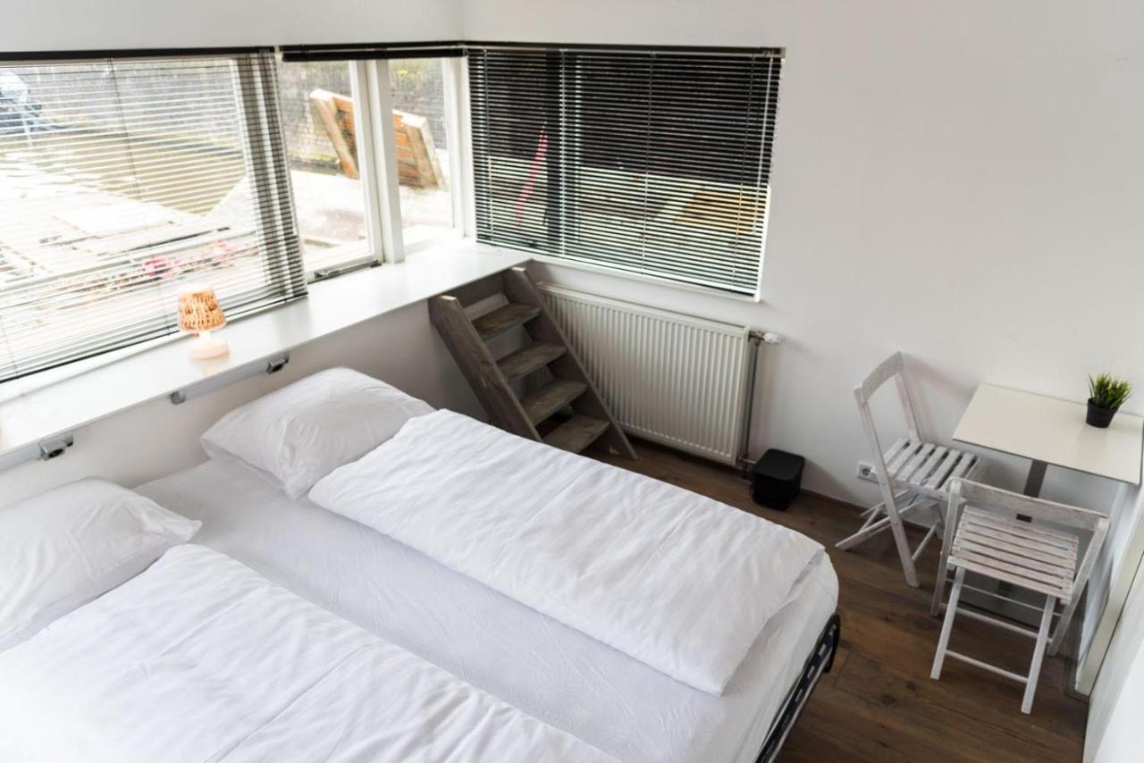 Houseboat Next To Amstel Bed & Breakfast Amsterdam Ngoại thất bức ảnh